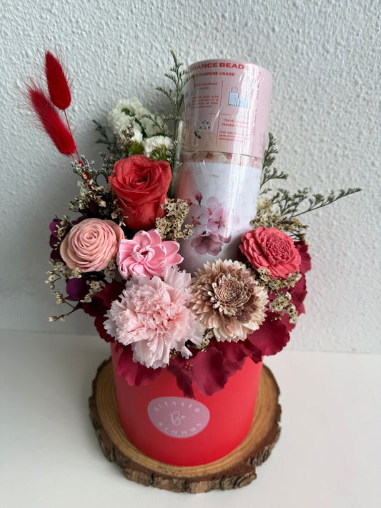 Mama, I Love You! Blessed Bloom x Feel Good Mothers' Day Everlasting Flower Box with Fragrance Beads Bottle