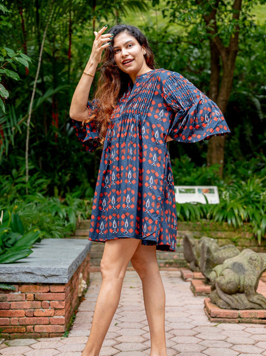 Kyra Breezy Pintuck Dress in Navy