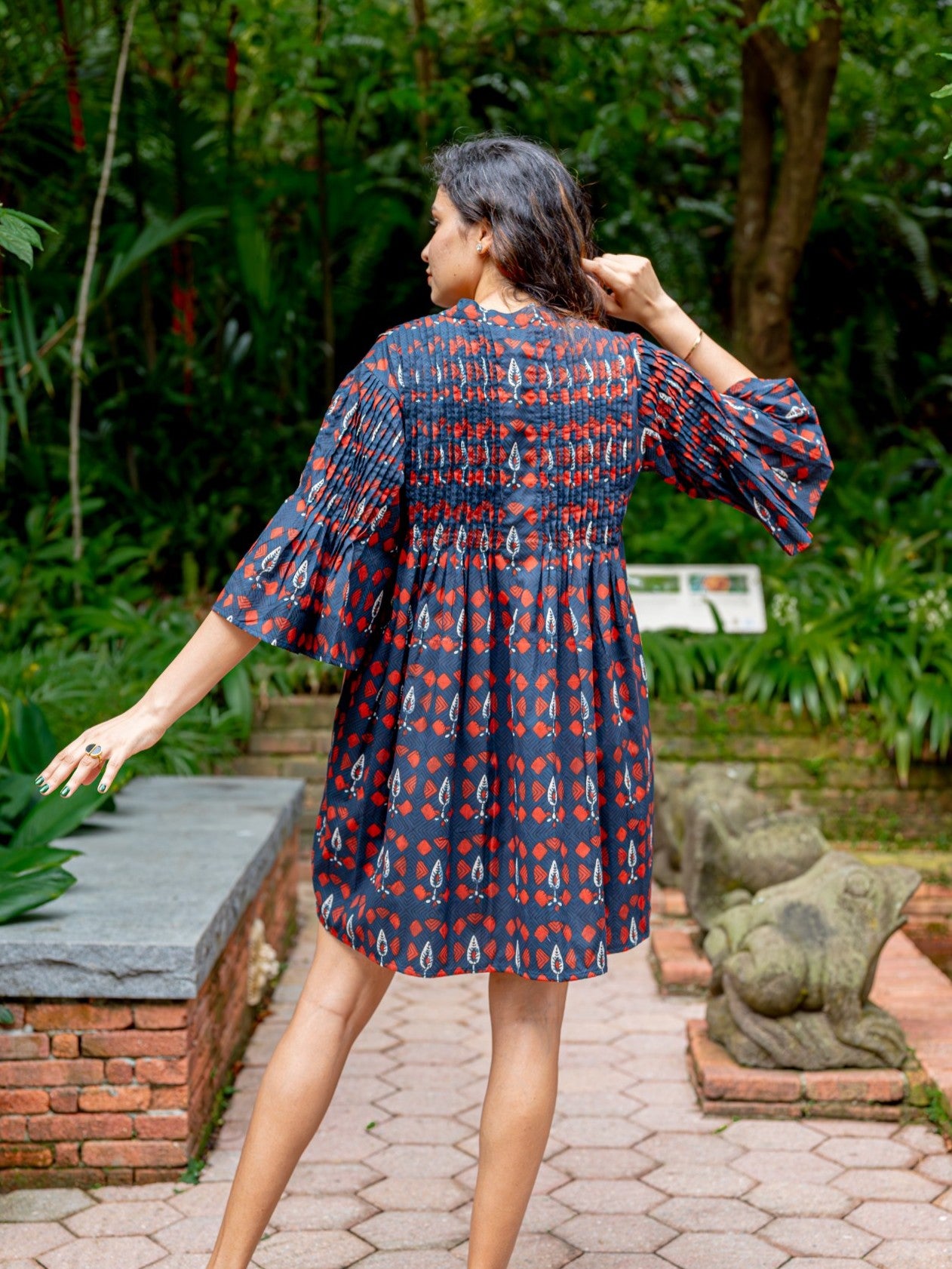 Kyra Breezy Pintuck Dress in Navy