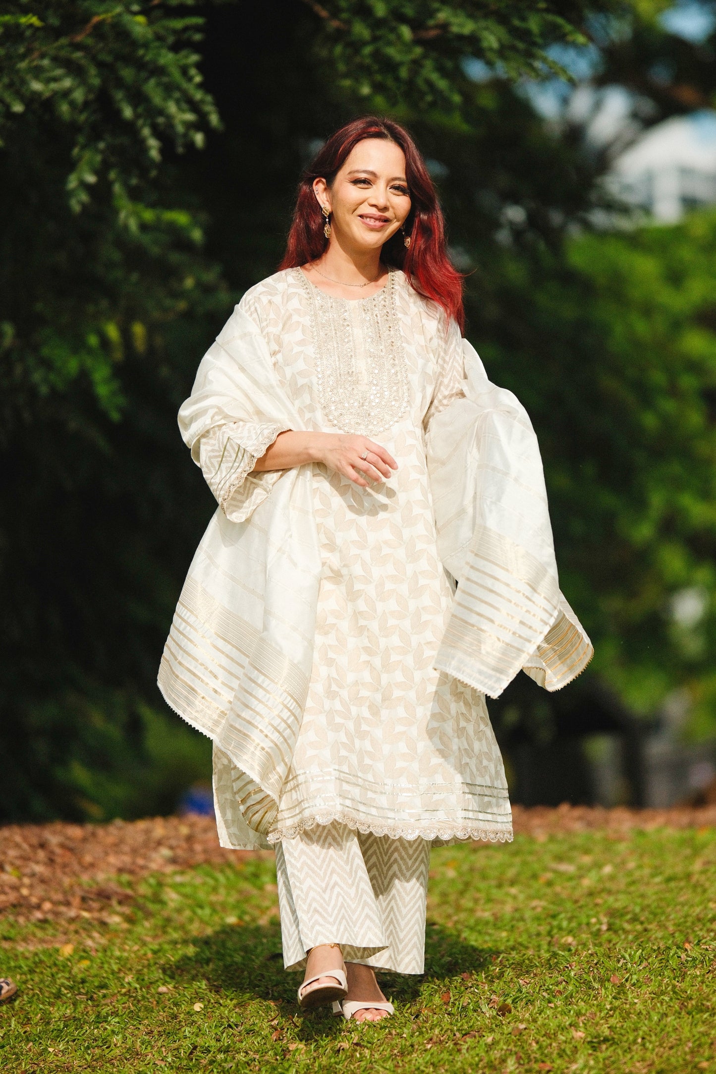 Zoya Womens White & Gold Kurta Salwar in Cotton