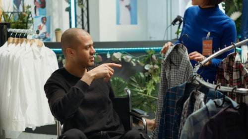 Balancing Variety and Accessibility in Sustainable Retail