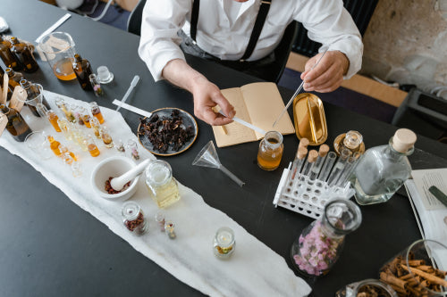 How Natural Ingredients Support Gentler Personal Care Experiences