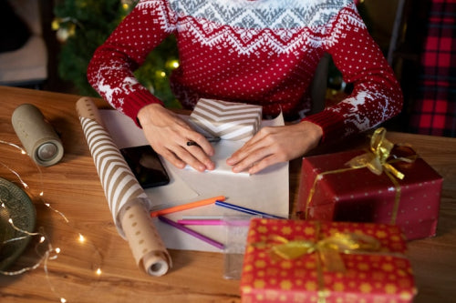 Eco-Friendly Gift Wrapping Solves Festive Waste Concerns