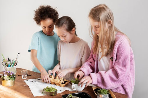 Zero-Waste Workshops Teach Families to Cut Garbage