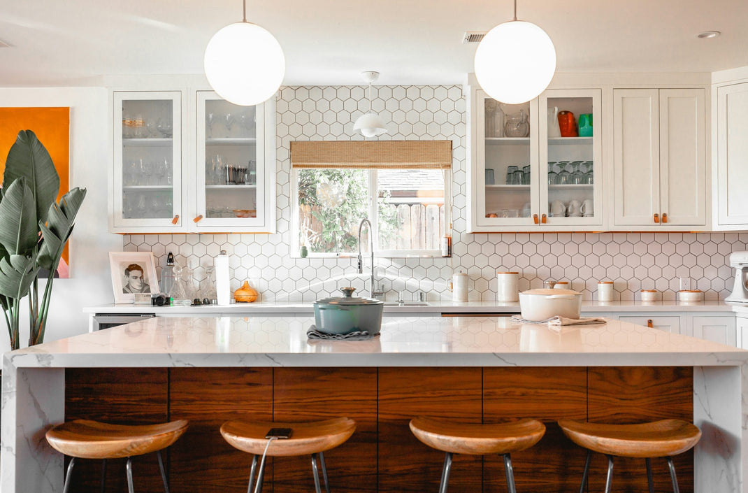 Kitchen & Decor