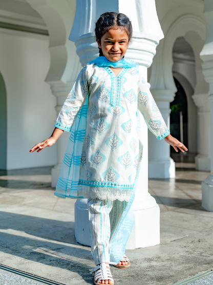 Gul Girls Kurti with Pants Set in Cotton with Net Dupatta