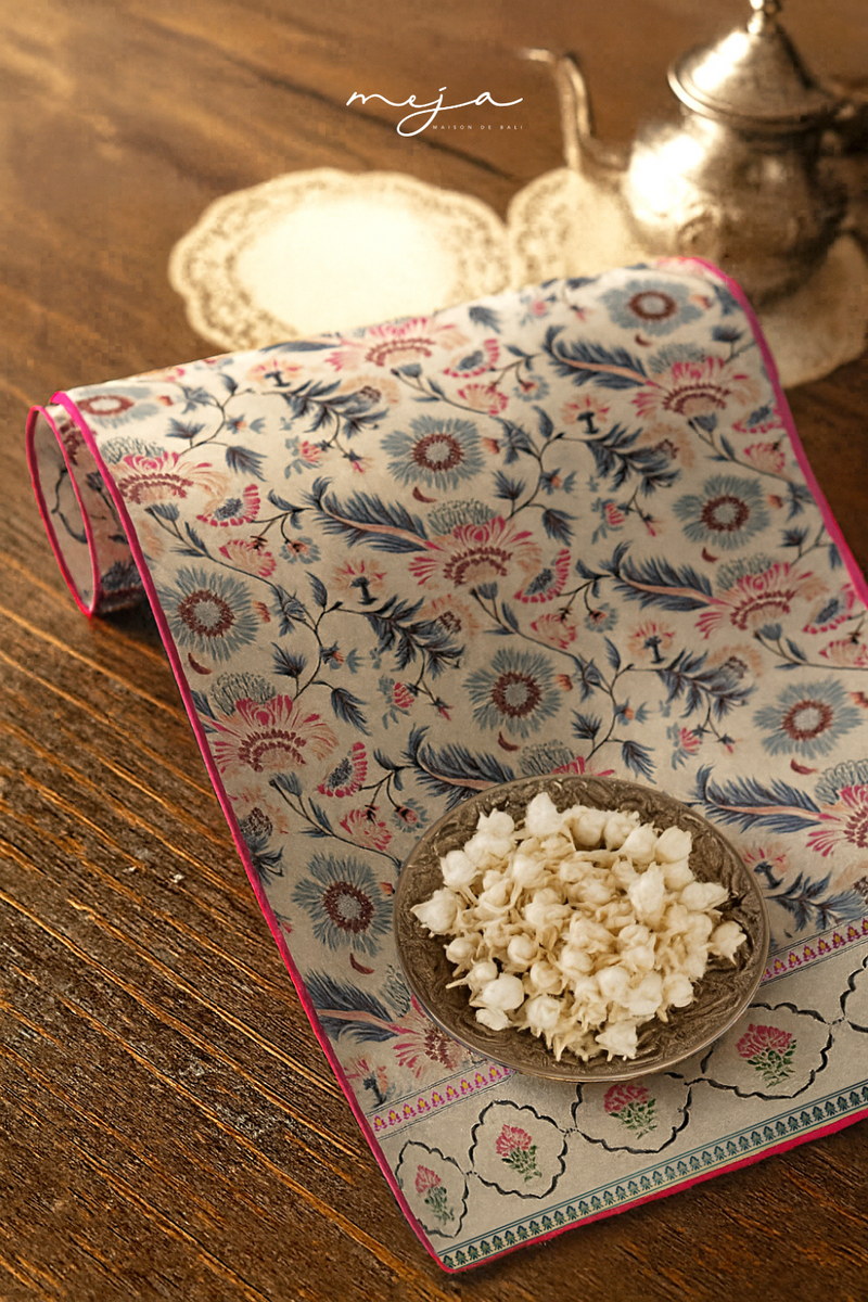 The Jardin Indien Table Runner by Meja