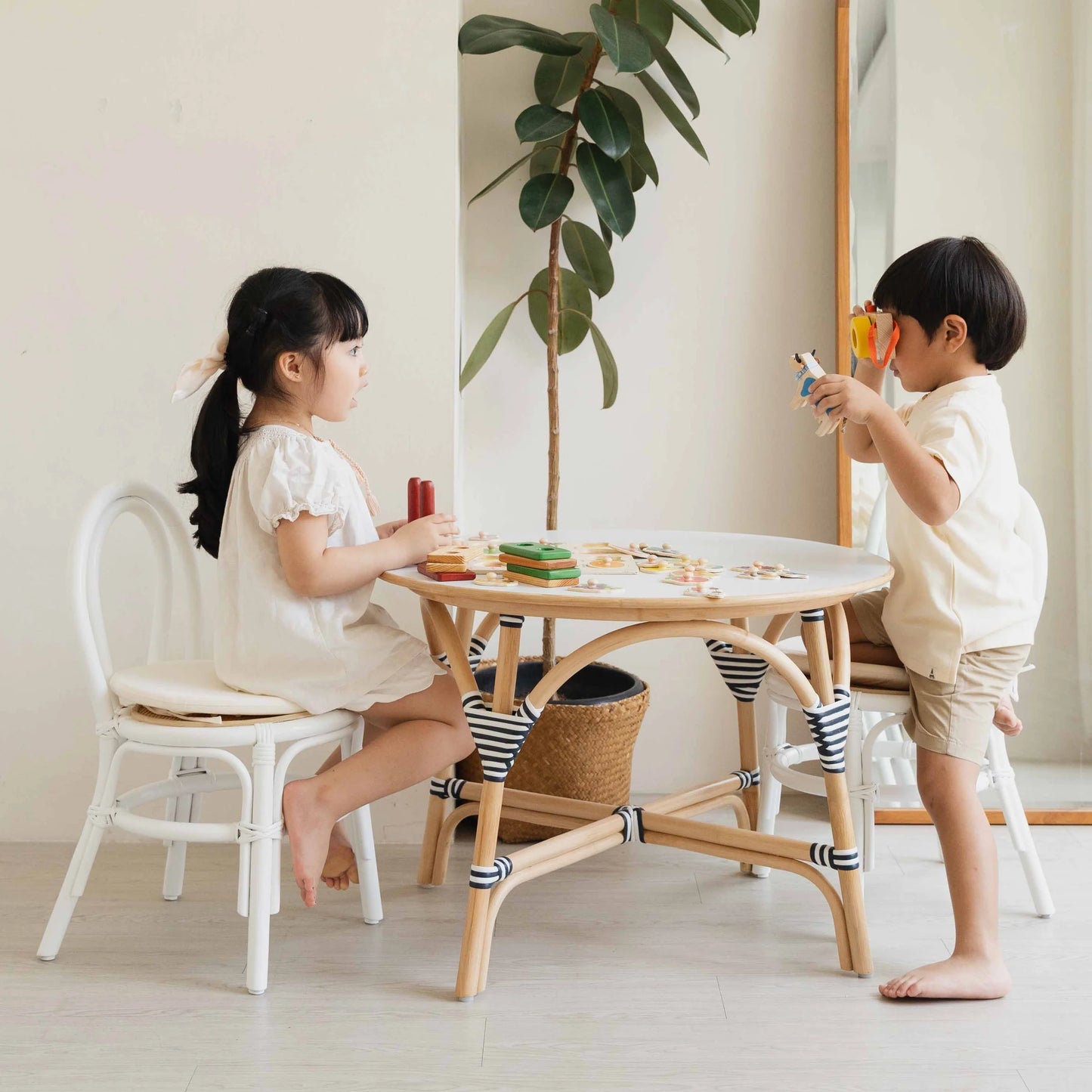Momiji Aulia Kids Table - Medium
