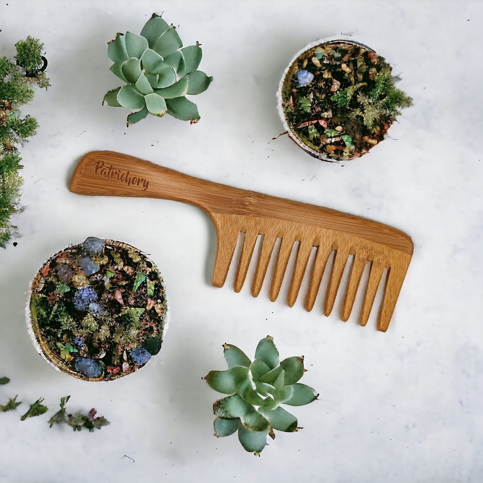 Patrichory Bamboo Comb with Handle | Haircare | The Green Collective SG