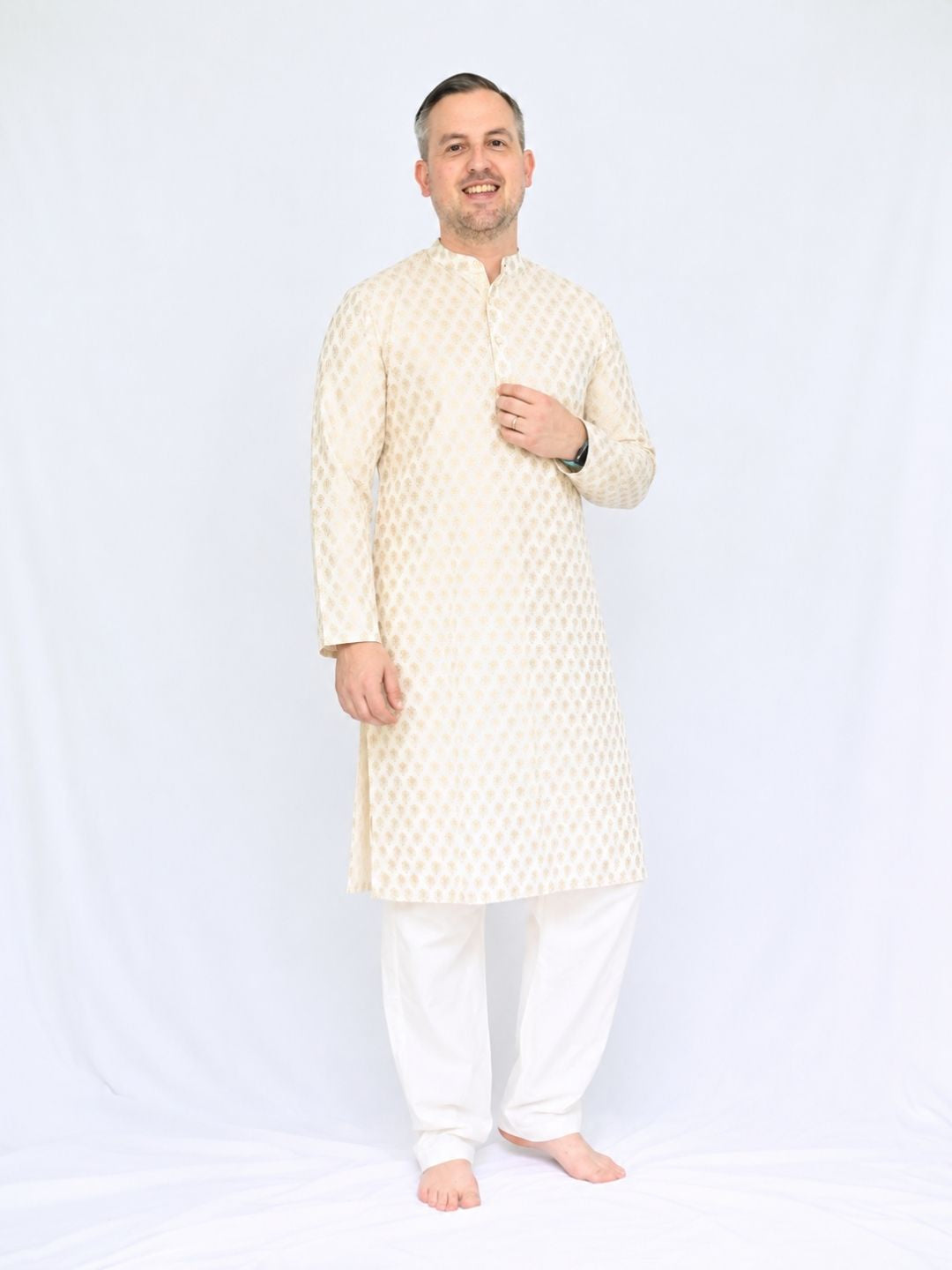Zoya White & Gold Men Kurta Pajama Set – Khari Print with Practical Pockets