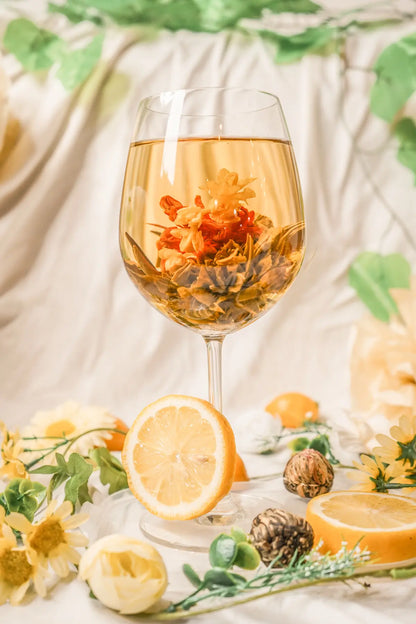 Petale Tea Petite Tin - Rolling Pineapple