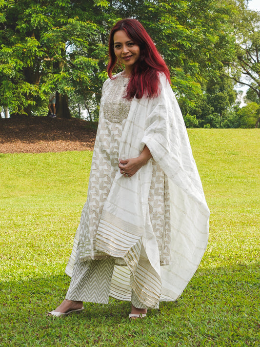 Zoya Womens White & Gold Kurta Salwar in Cotton